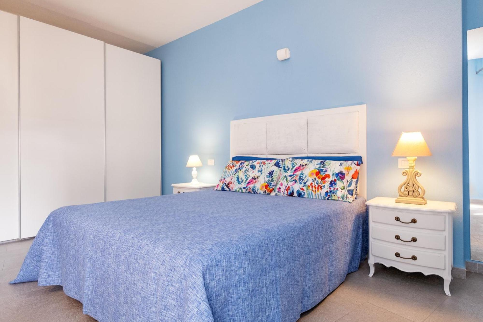 Orosei Home Holidays - I Fiori Экстерьер фото